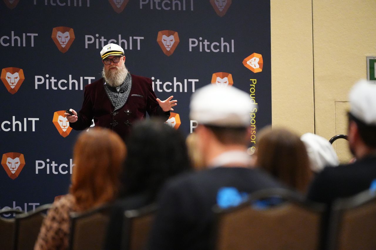 PitchIT presentation on stage